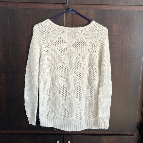 American Eagle Cream Sweater - Picture 3 of 6
